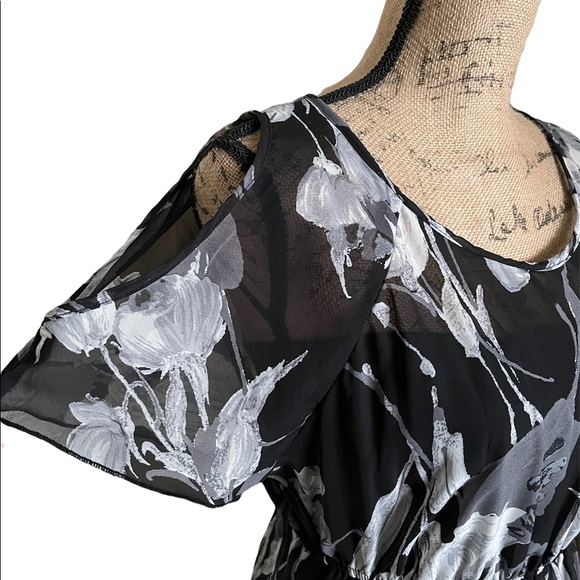 Xhilaration Floral Print & Black Shell Lining Dress XS - Picture 4 of 16